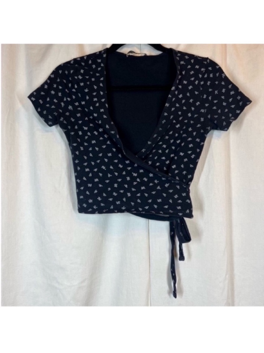 Brandy Melville dainty floral wrap tie crop top plunging neckline soft girl